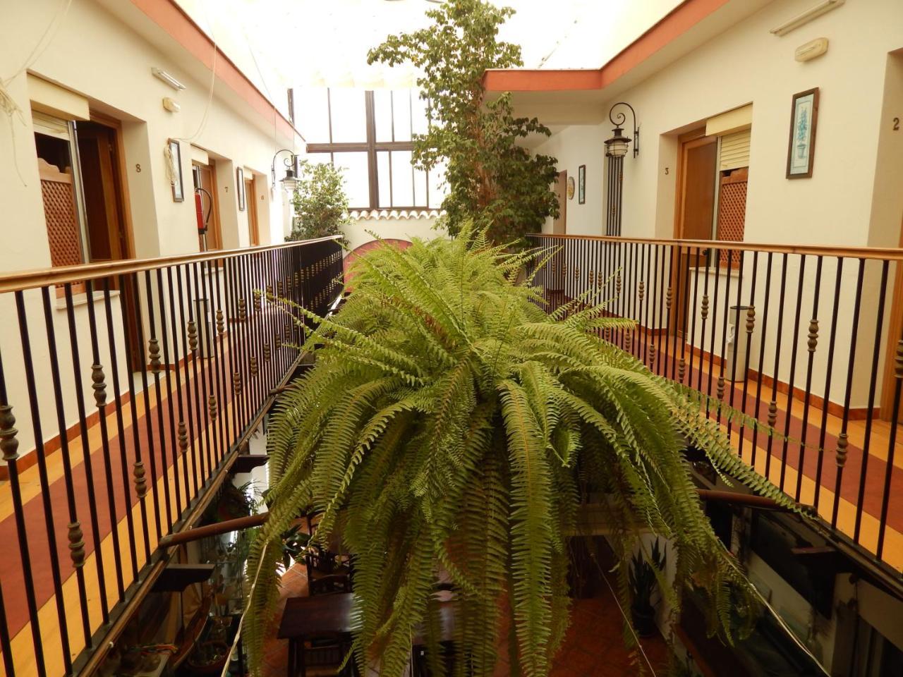 Hostal Cristina Chipiona Buitenkant foto
