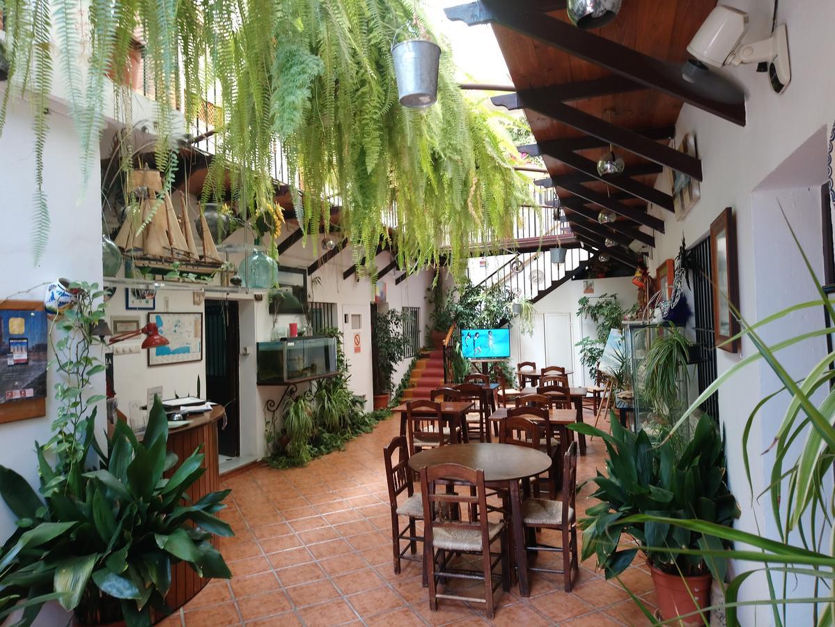 Hostal Cristina Chipiona Buitenkant foto