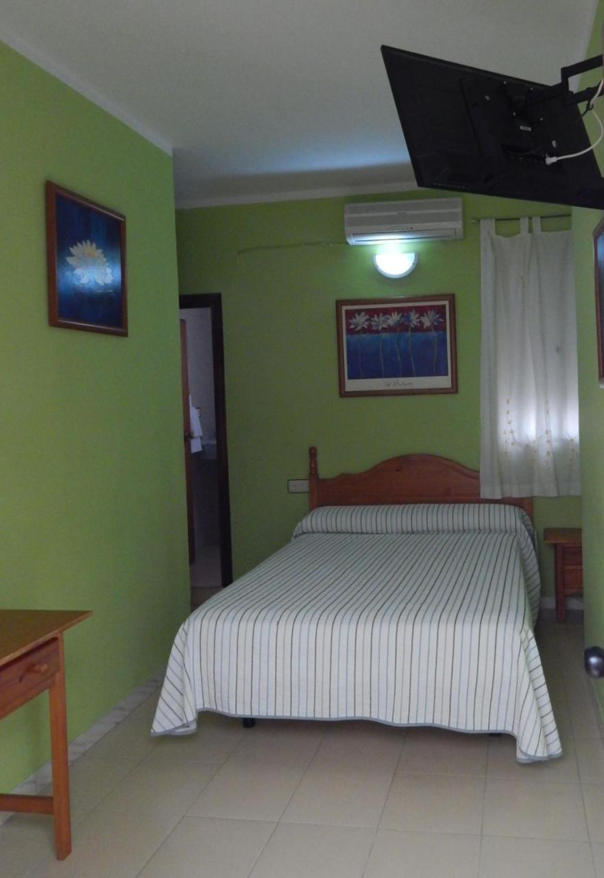 Hostal Cristina Chipiona Buitenkant foto