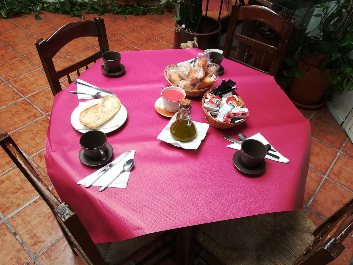 Hostal Cristina Chipiona Buitenkant foto